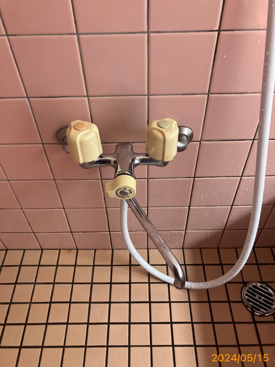 施工前　浴室水栓