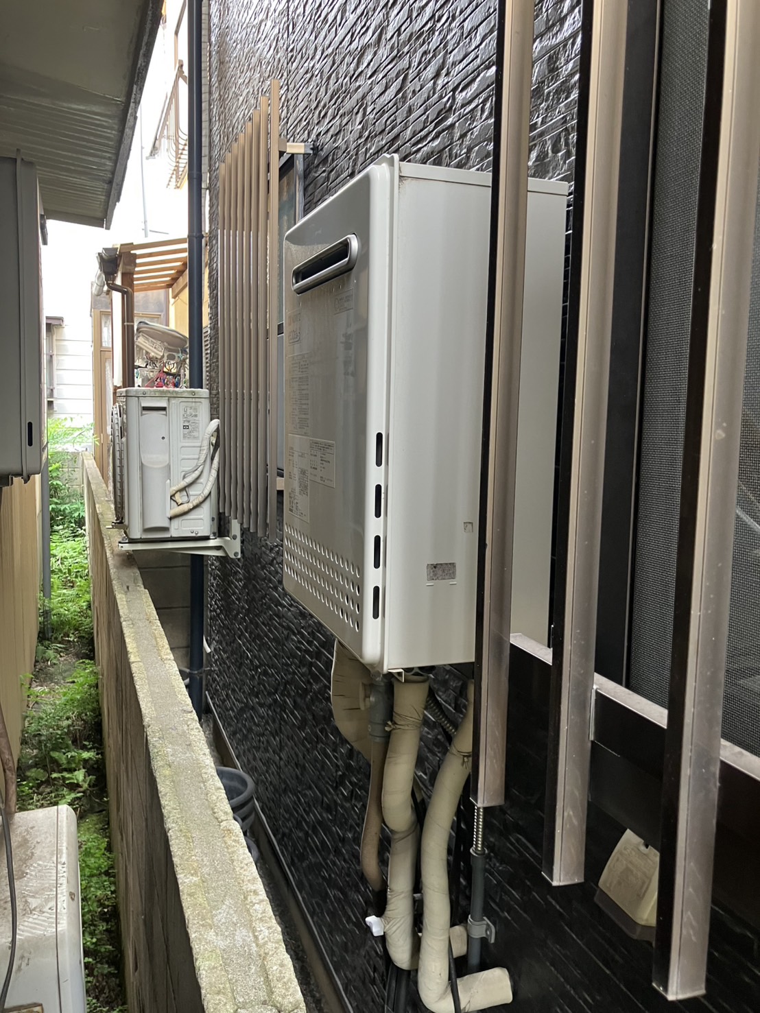 施工前　給湯器