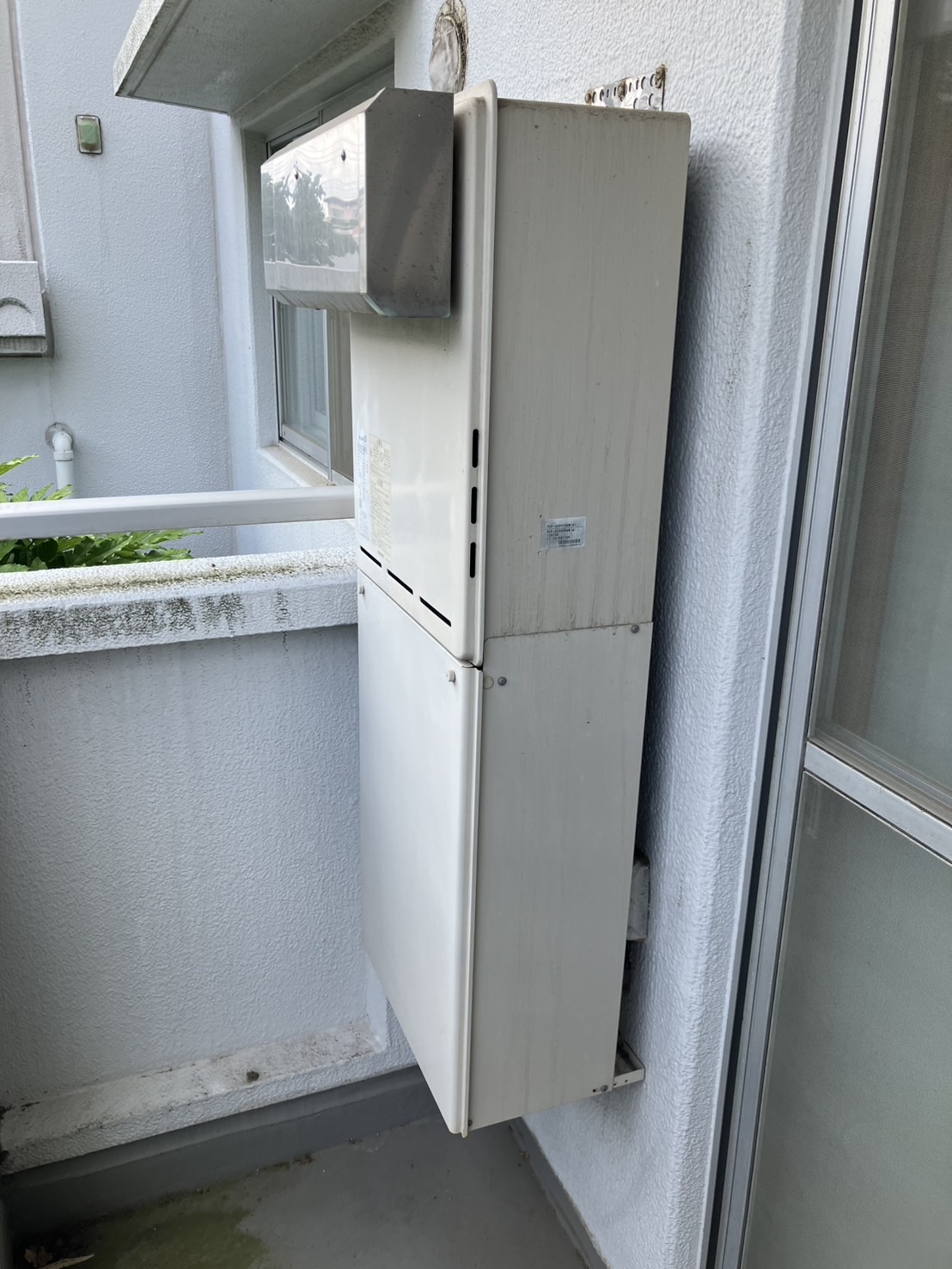 施工前 給湯器
