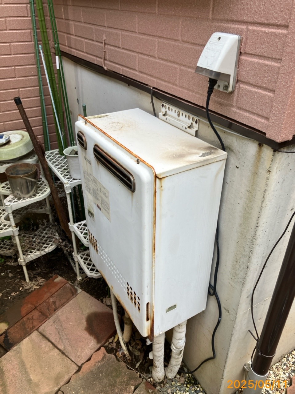 施工前　給湯器
