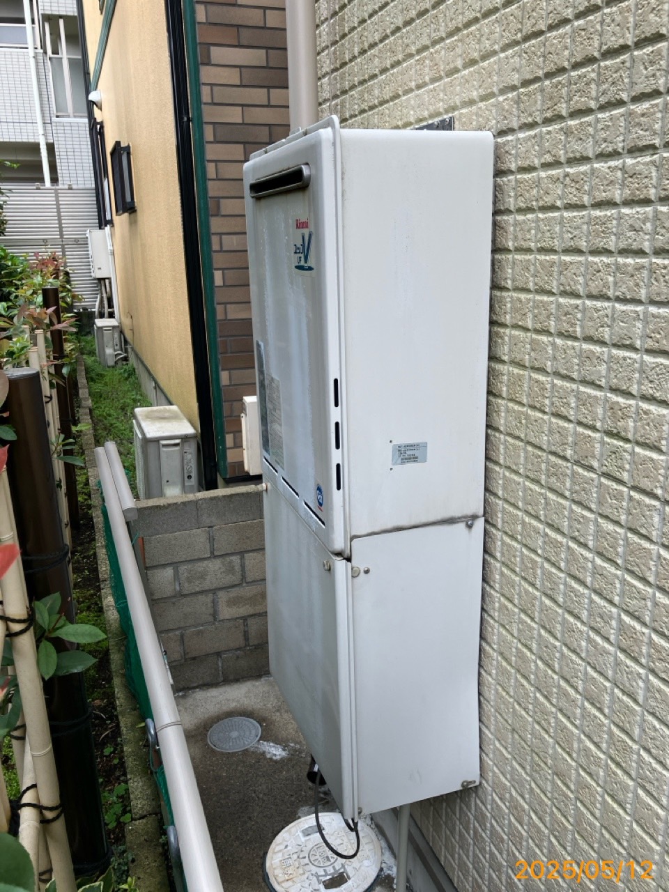 施工前　給湯器