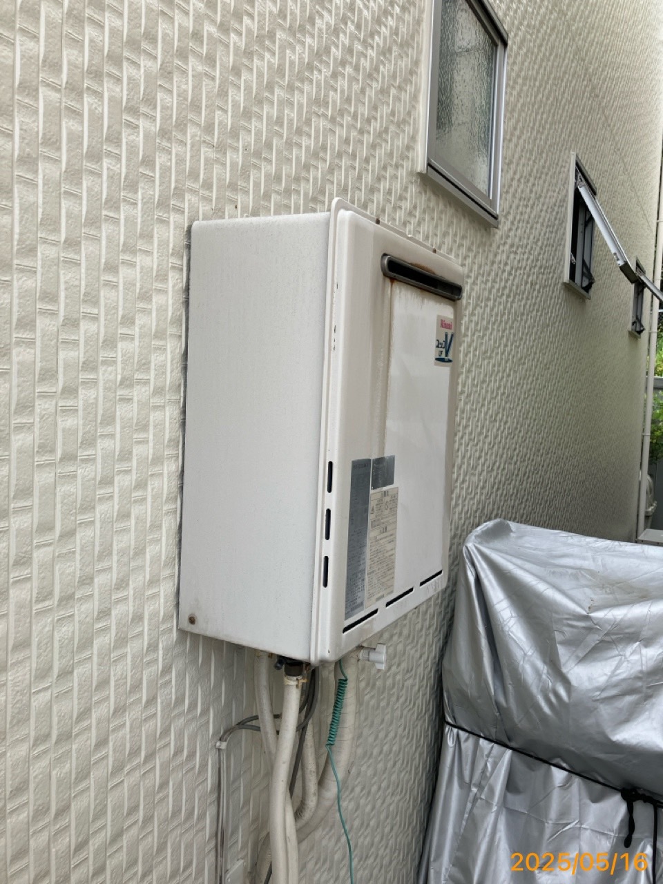 施工前　給湯器