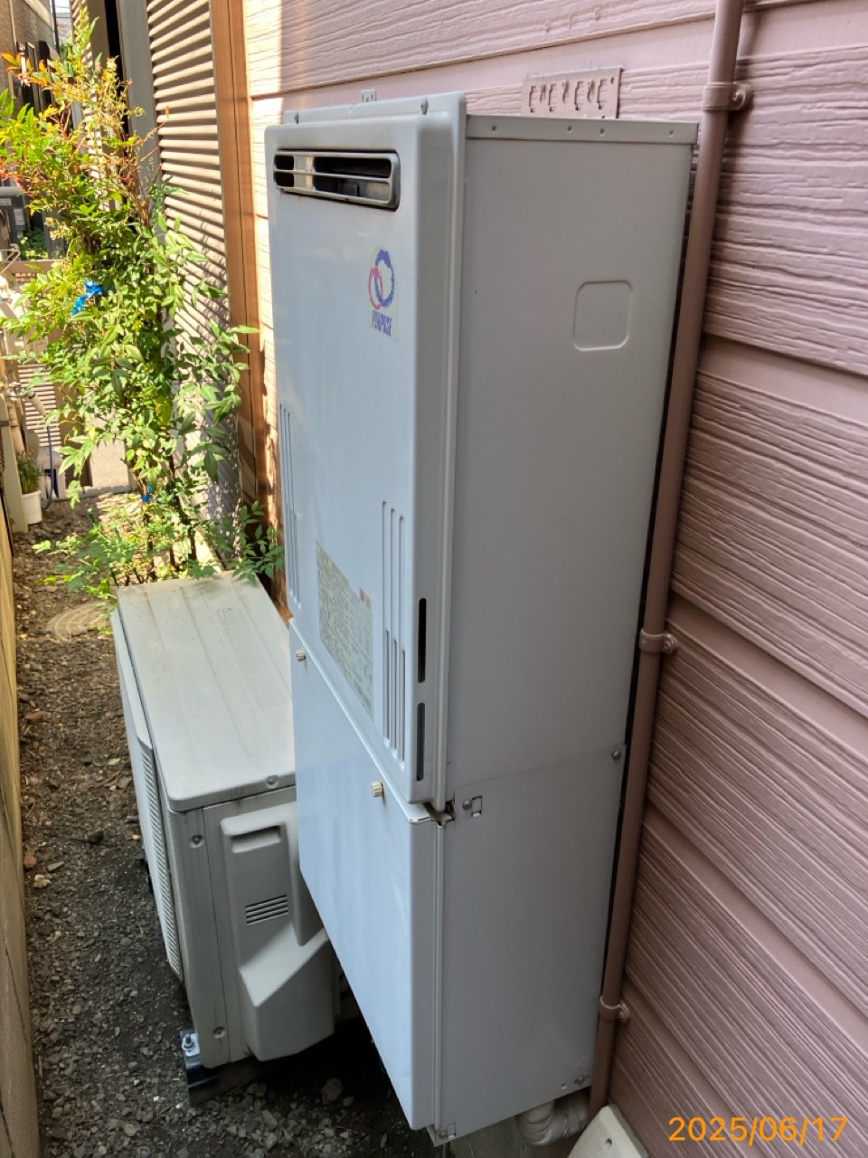 施工前　給湯器