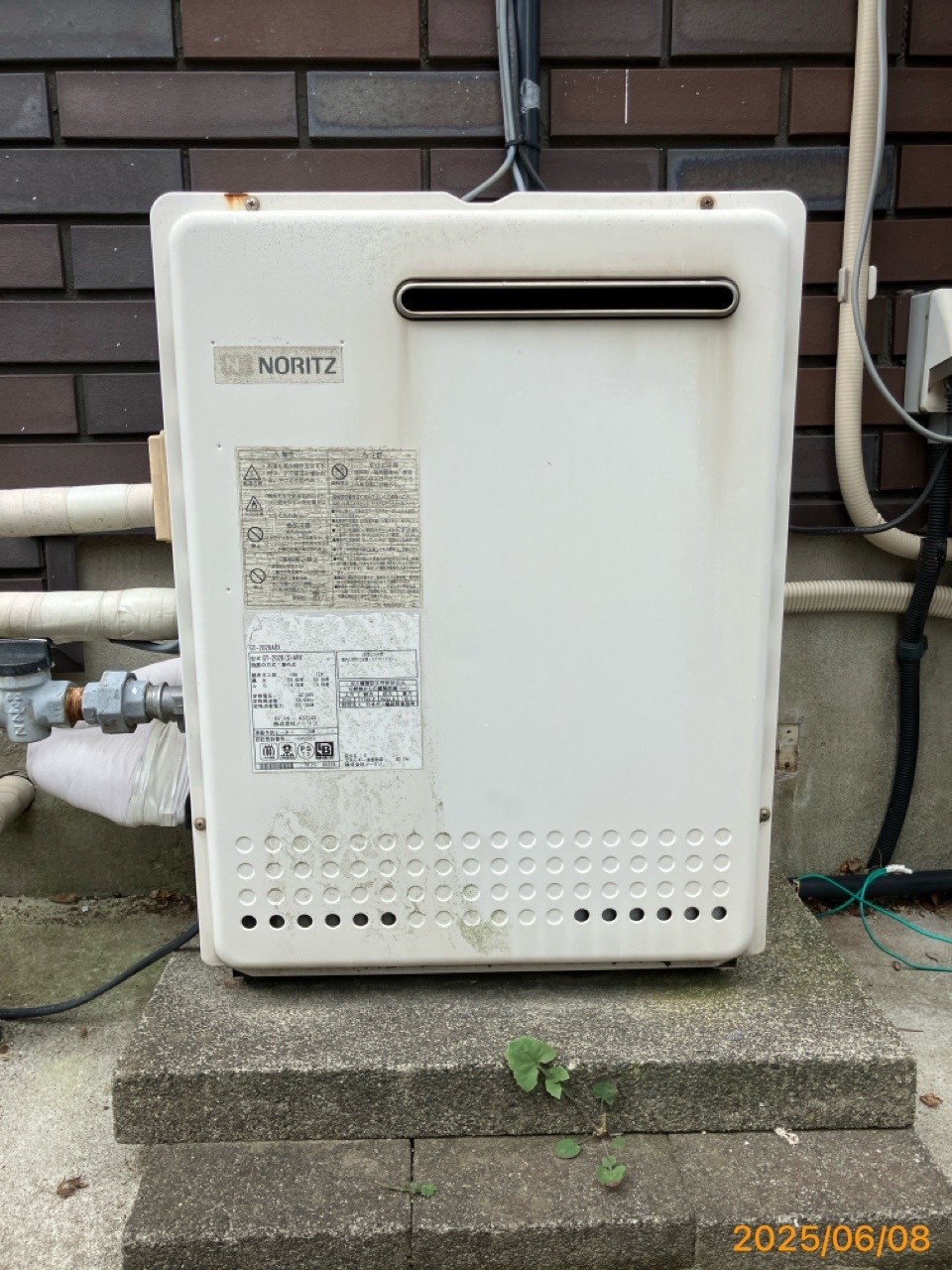施工前　給湯器