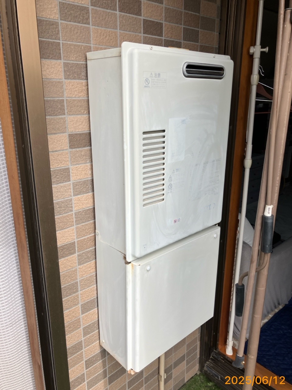 施工前　給湯器