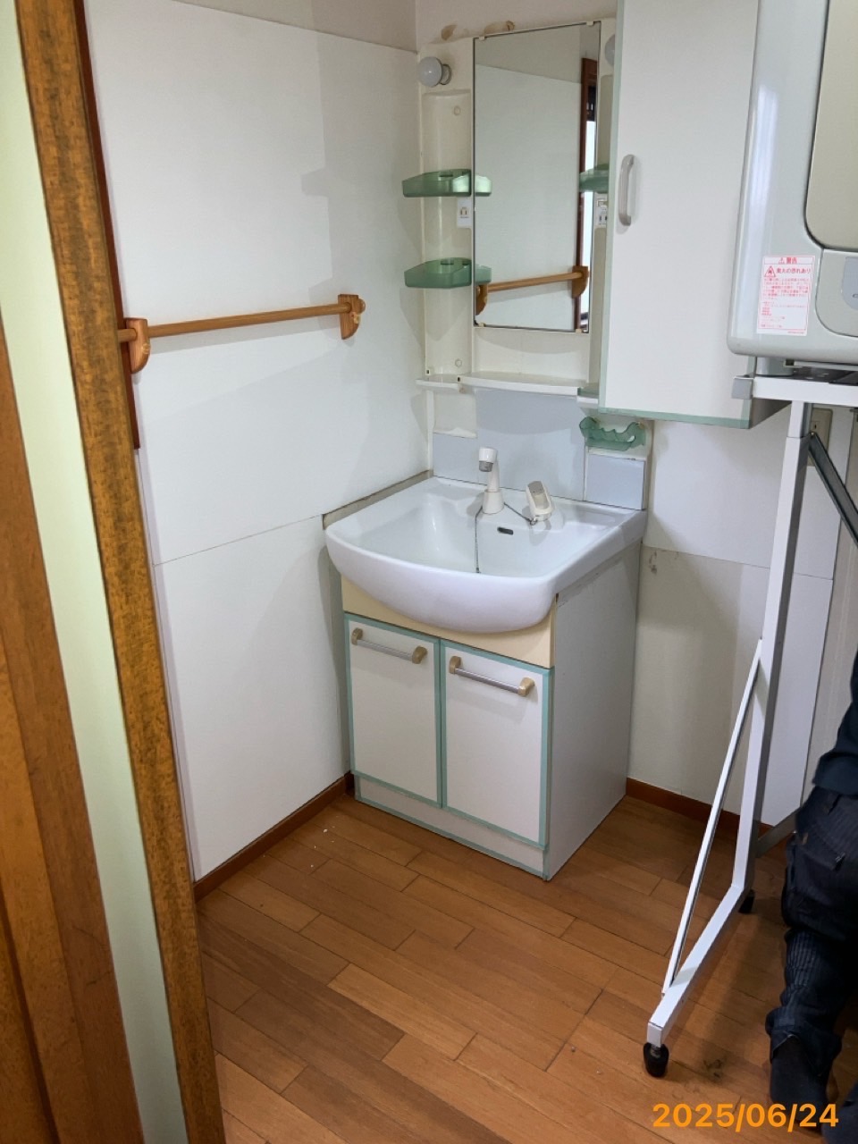 施工前　洗面化粧台
