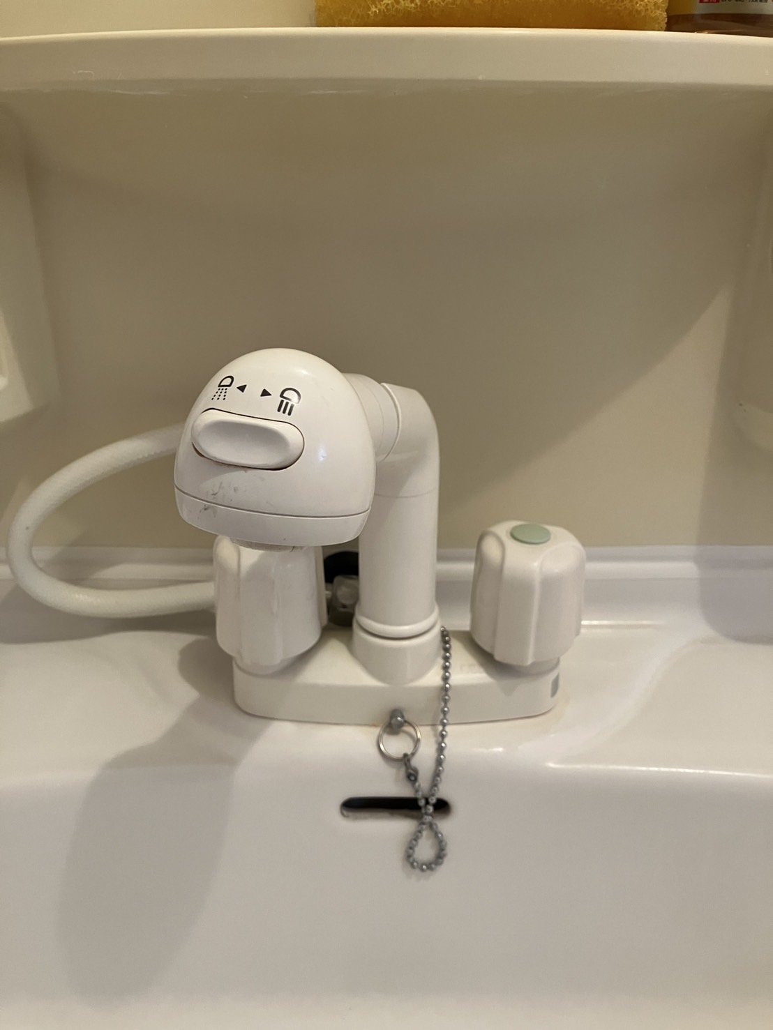 施工前　洗面水栓