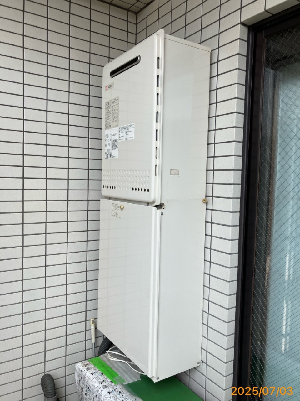 施工前　給湯器