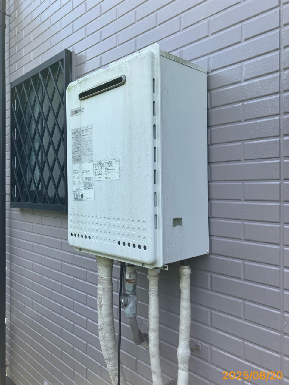 施工前　給湯器