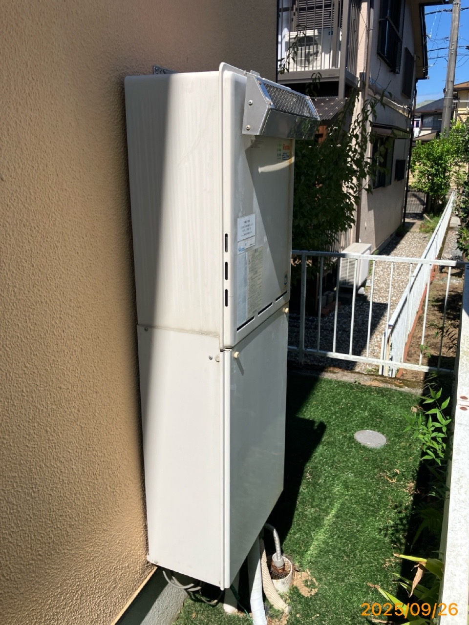 施工前　給湯器