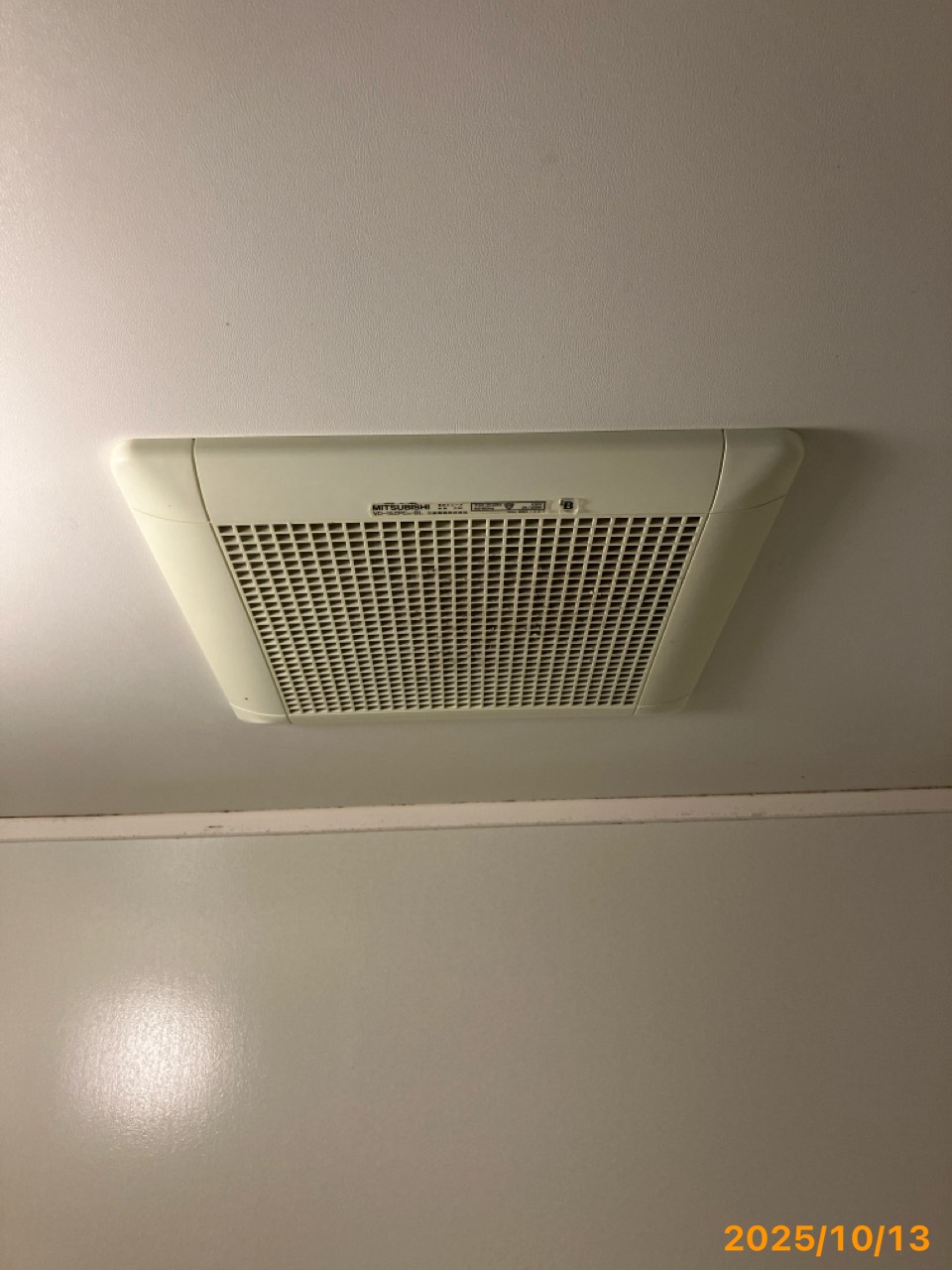 施工前　浴室暖房乾燥機