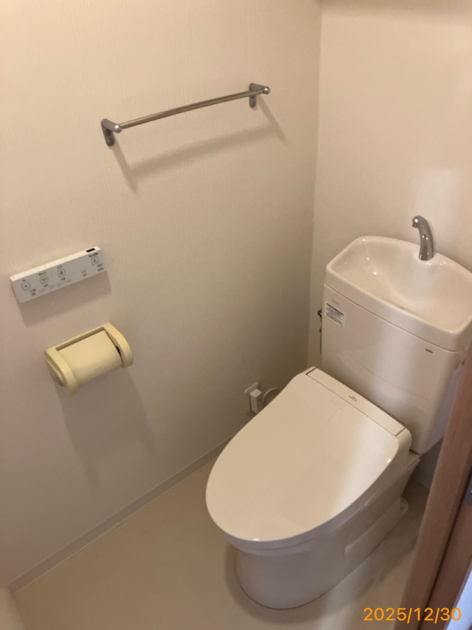 施工後　トイレ（CS232BM　SH233BA　TCF8CKM01）