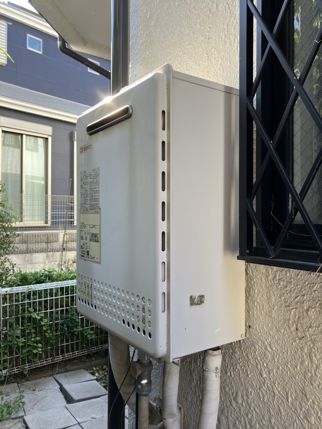 施工前　給湯器