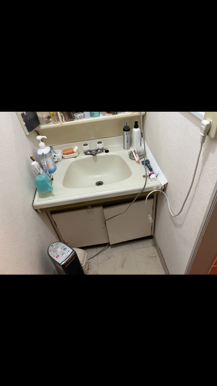 施工前　洗面化粧台