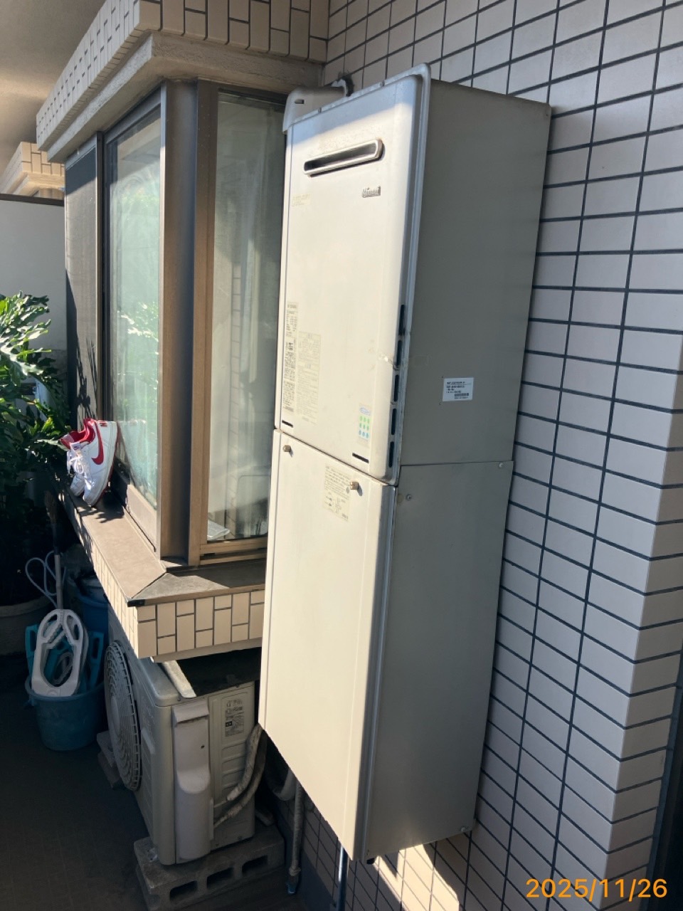 施工前　給湯器