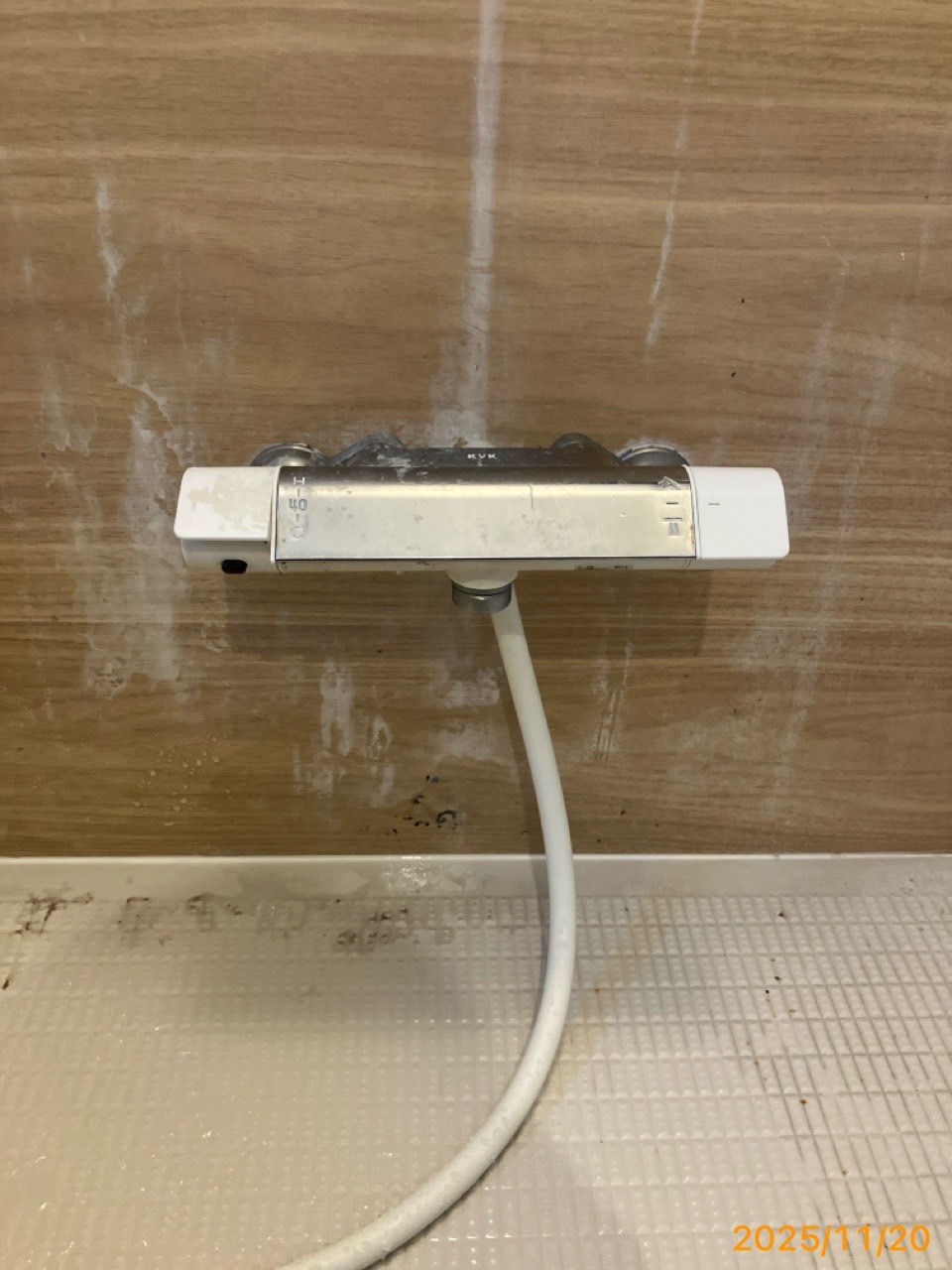 施工前　浴室水栓