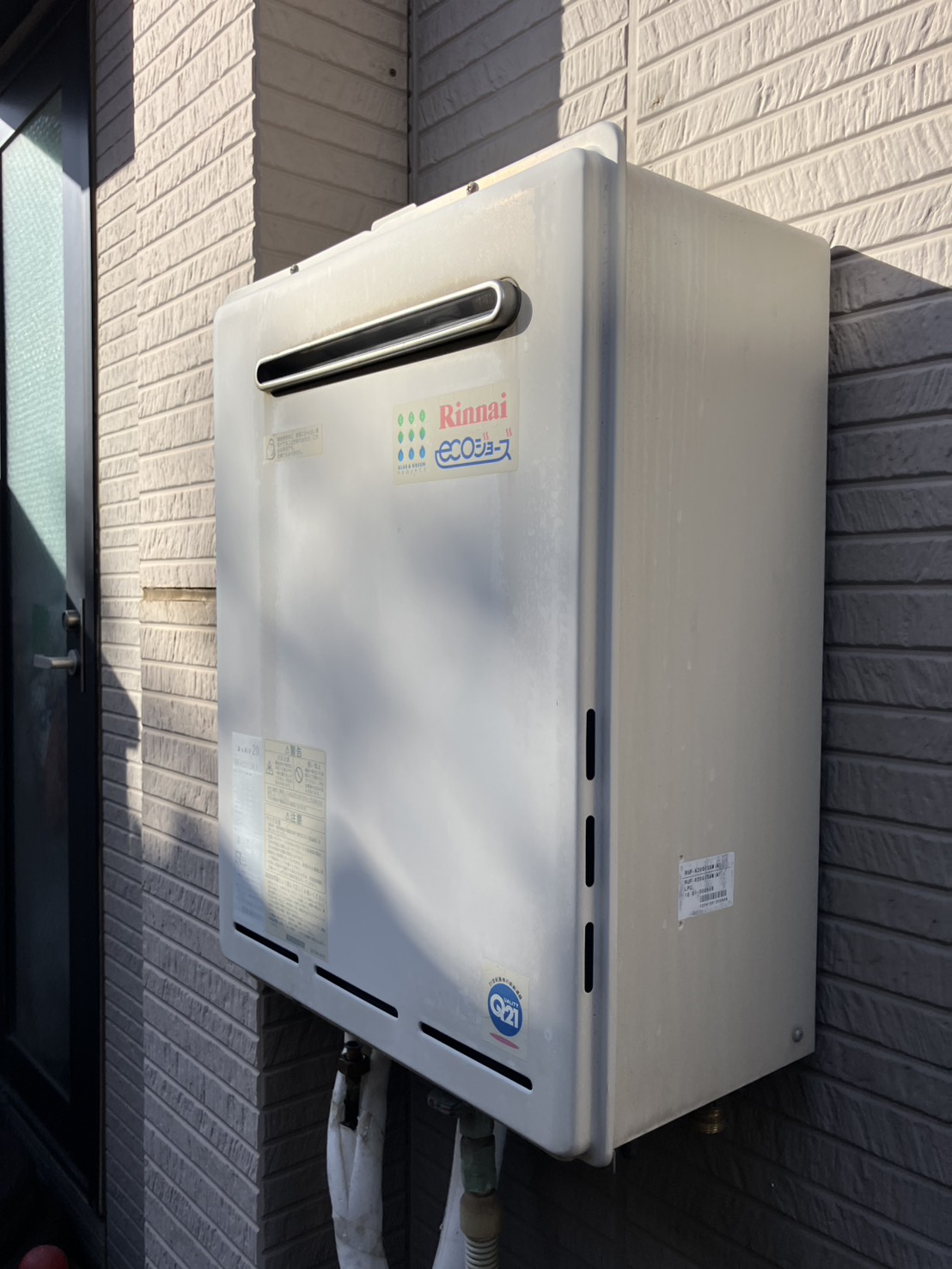 施工前　給湯器