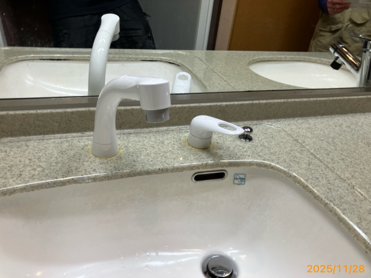 施工後　洗面水栓（TLS05301J）