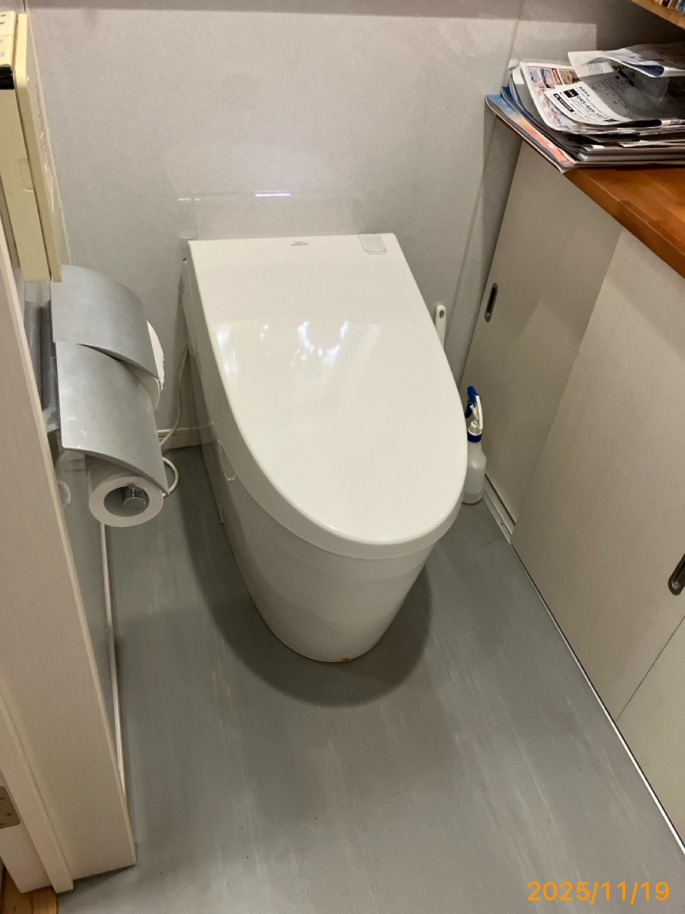 施工前　トイレ