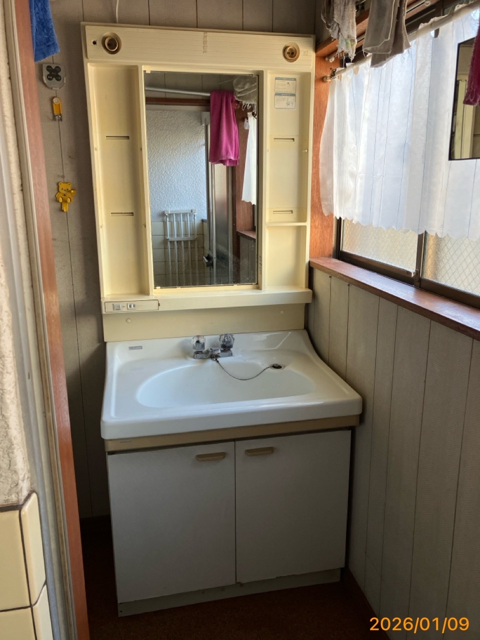 施工前　洗面化粧台