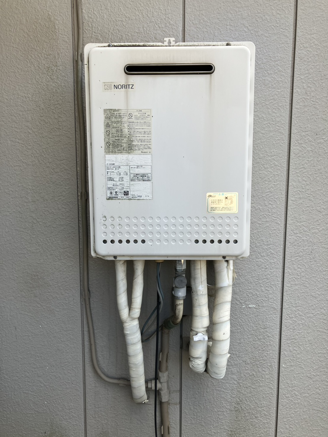 施工前　給湯器