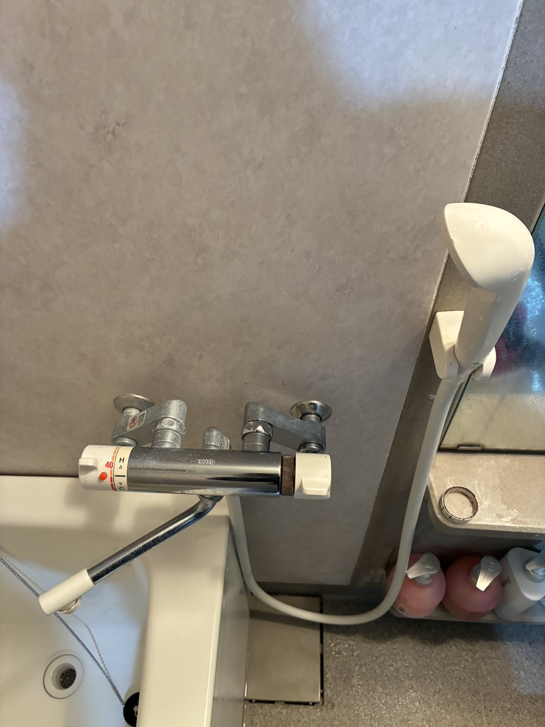 施工前　浴室水栓