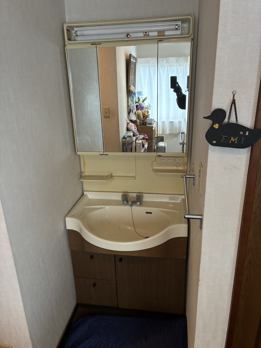 施工前　洗面化粧台