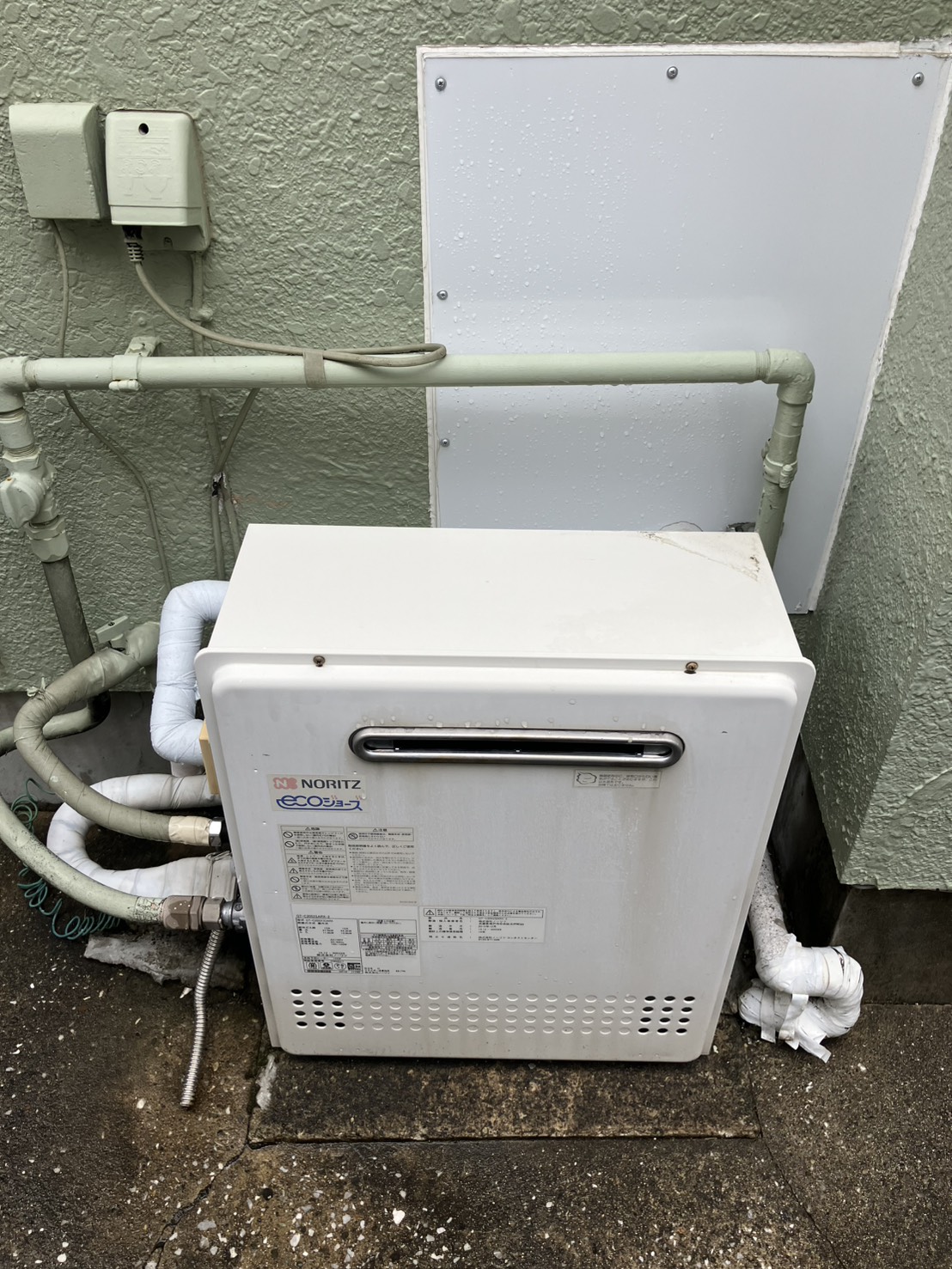 施工前　給湯器