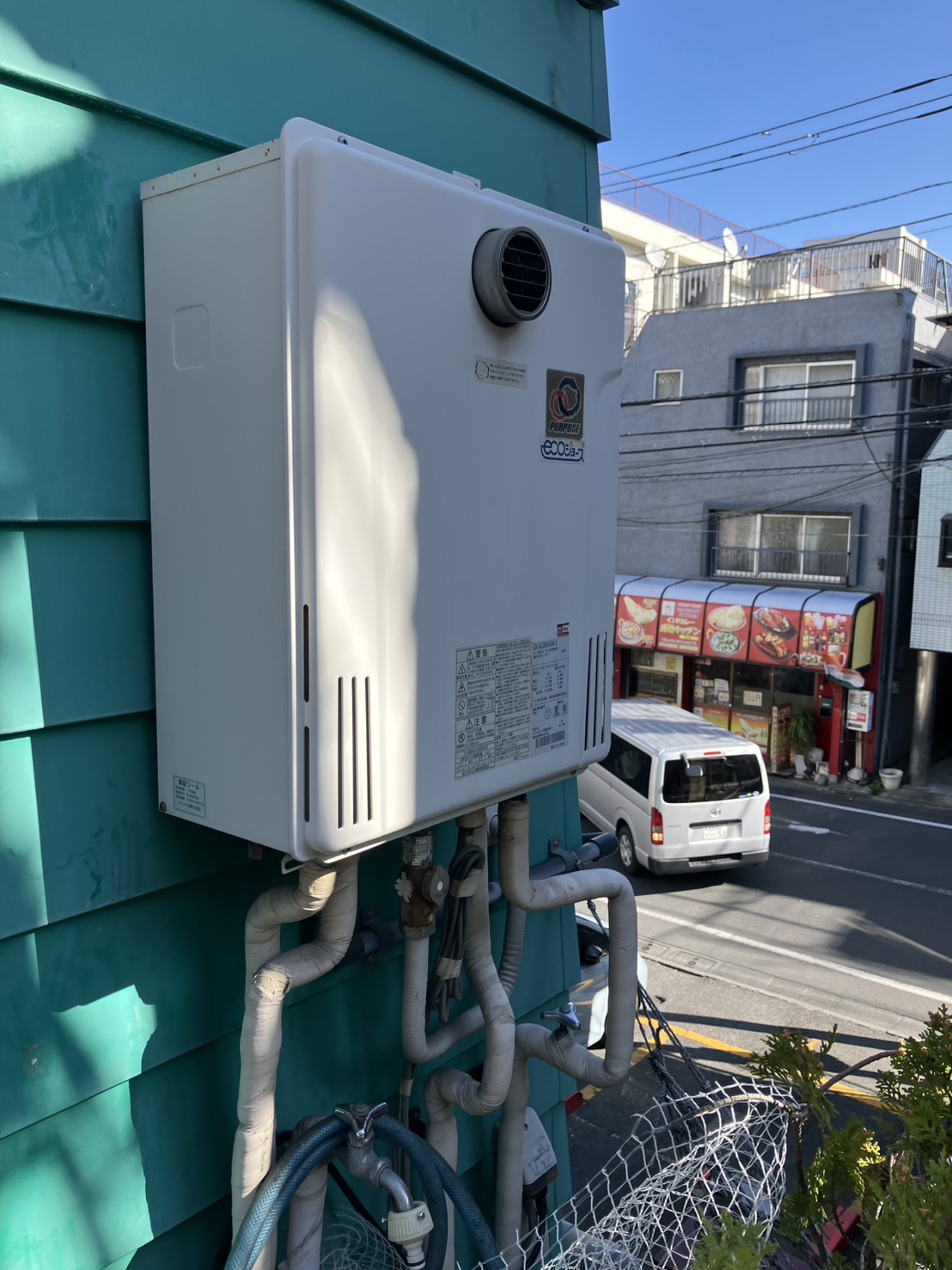 施工前　給湯器