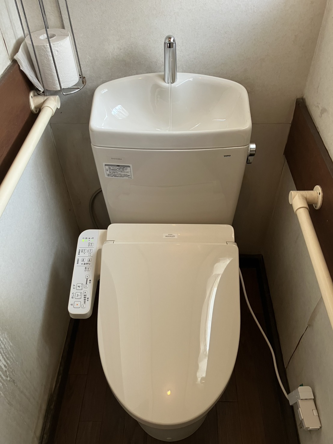 施工後　トイレ（CS232BM　SH233BA　TCF2223E）